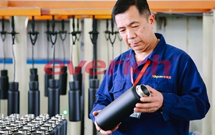 كيف نضمن جودة متسقة عبر كل دفعة من زجاجة الشرب بالجملة ؟