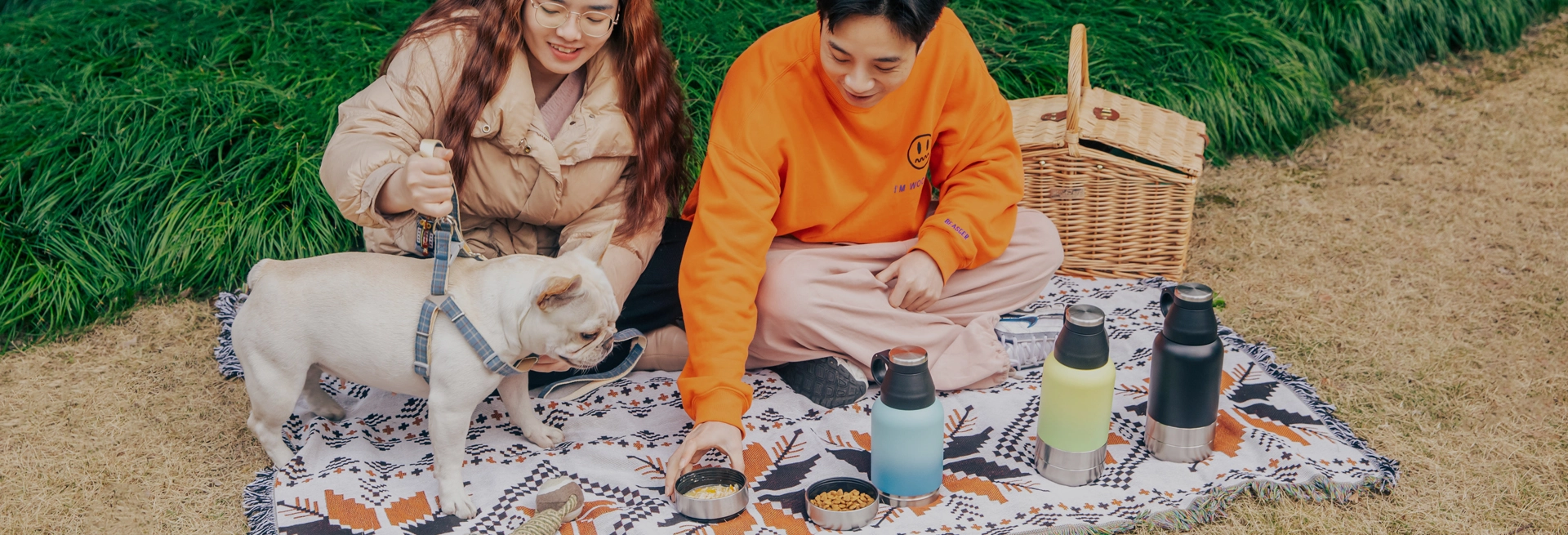 زجاجة ماء الحيوانات الأليفة بالجملة مباشرة من الصين ، OEM/ODM تصاميم مخصصة