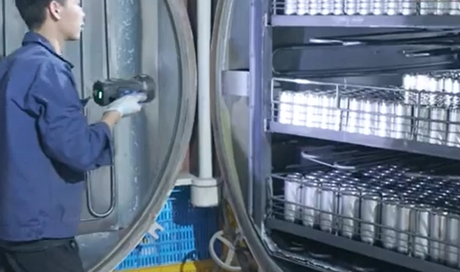 عملية فحص جودة إنتاج زجاجة مياه everiche