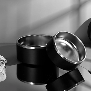 وعاء من الفولاذ المقاوم للصدأ للحيوانات الأليفة بشريط سفلي مانع للإنزلاق