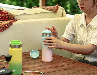 صناعة زجاجات الفولاذ المقاوم للصدأ: المعايير واللوائح