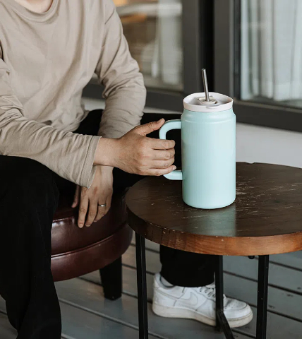 كوب 50 أونصة بمقبض وغطاء من القش 19313C